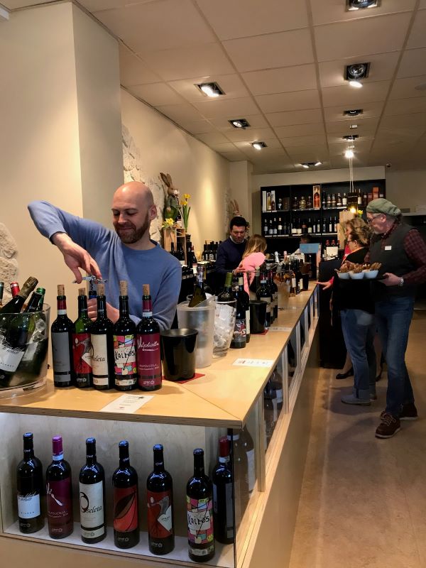 Weine bei Berdux Weine vor Ort genießen, verkosten, entdecken & bequem kaufen!